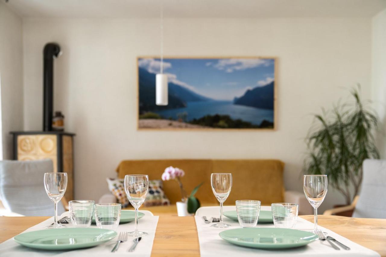 ريفا ديل غاردا Apartments Leonardi الغرفة الصورة